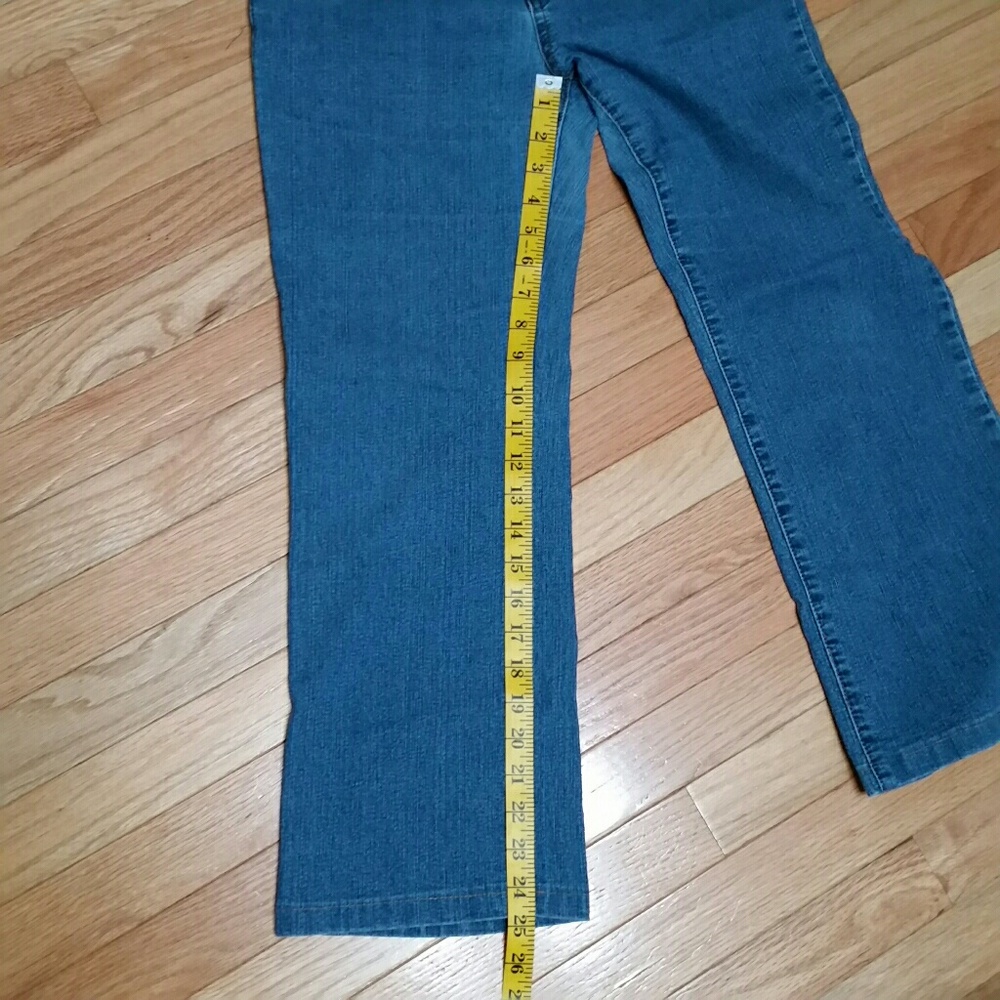 Bill Blass Jeans Size 6P - Picture 5 of 5